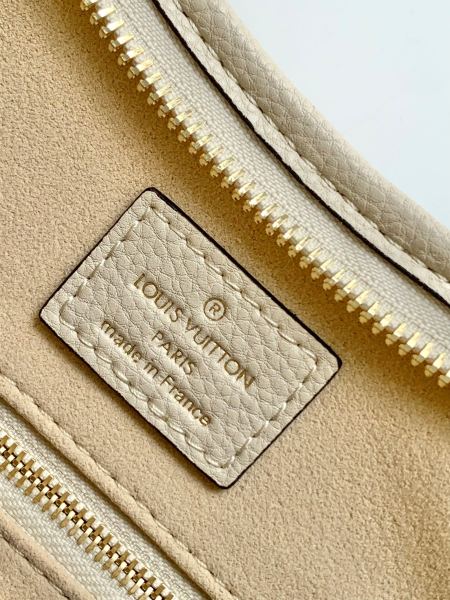 Handbag Louis Vuitton M46293 size 29 x 24 x 12cm