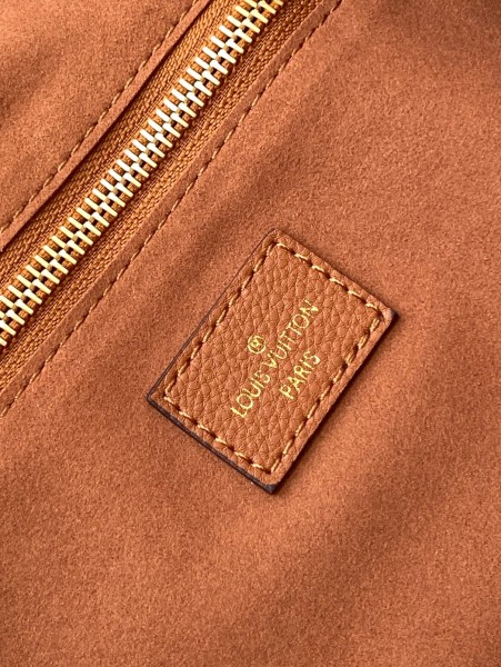 Handbag Louis Vuitton M46135