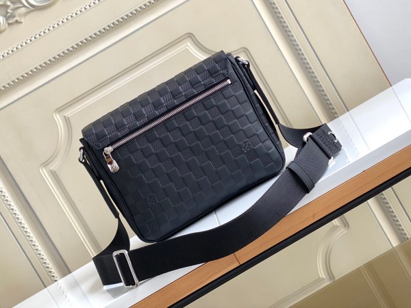 Handbag Louis Vuitton M42711 size 26 x 20 x 7 cm