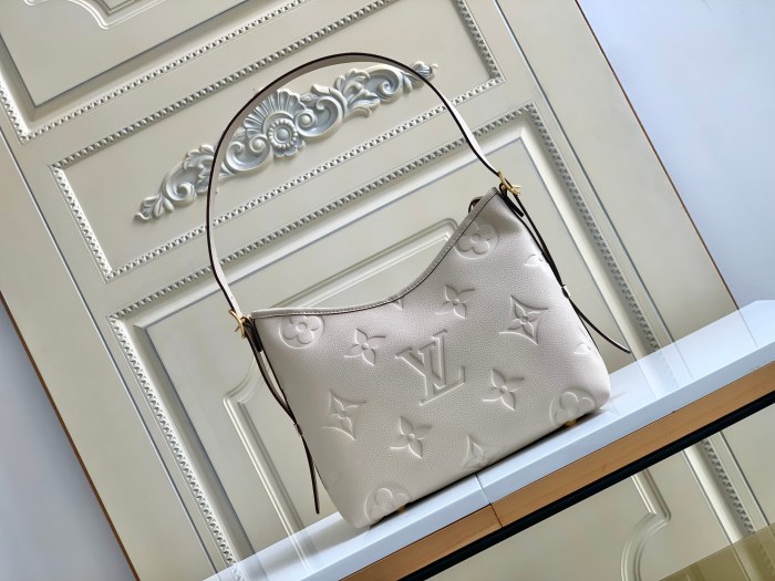 Handbag Louis Vuitton M46293 size 29 x 24 x 12cm