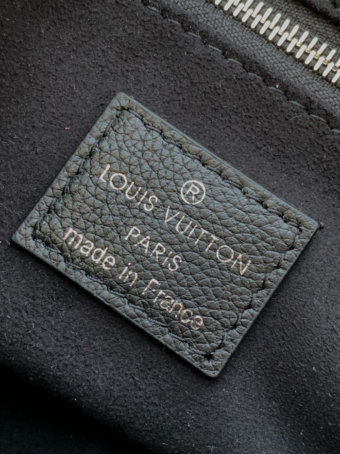 Handbag Louis Vuitton M45653 size 25x 11.0 x 19.0cm