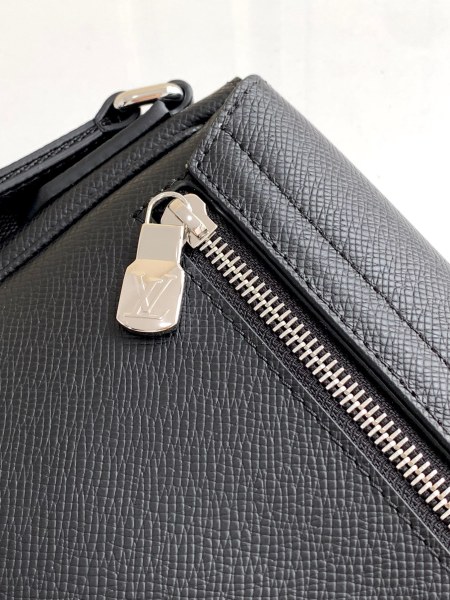 Handbag Louis Vuitton M30851 size 26 x 20 x 7cm