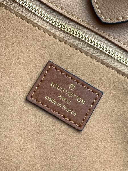 Handbag Louis Vuitton M20633 size：30.5x24.5x14cm