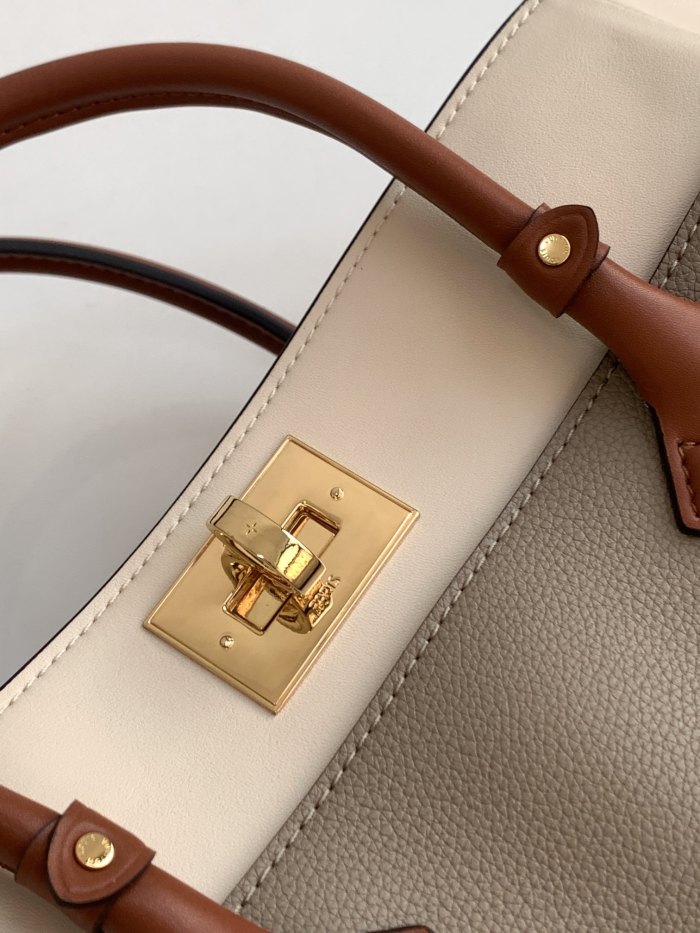 Handbag Louis Vuitton M53826 size 30.5x24.5x14cm