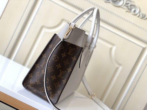 Handbag Louis Vuitton M53823 size 30.5x24.5x14cm