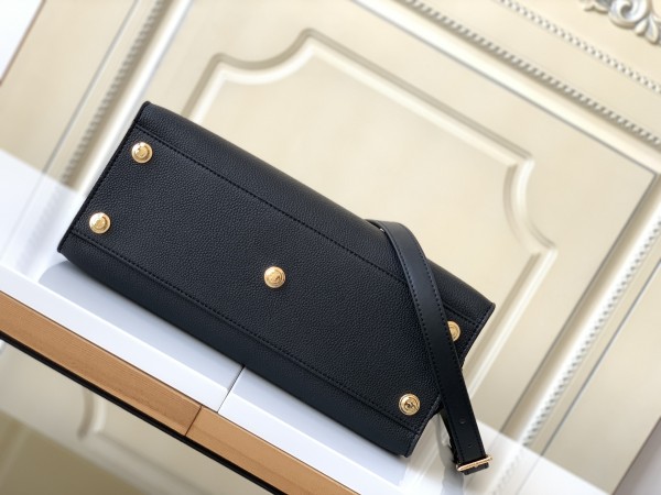 Handbag Louis Vuitton M53826 size 30.5x24.5x14cm