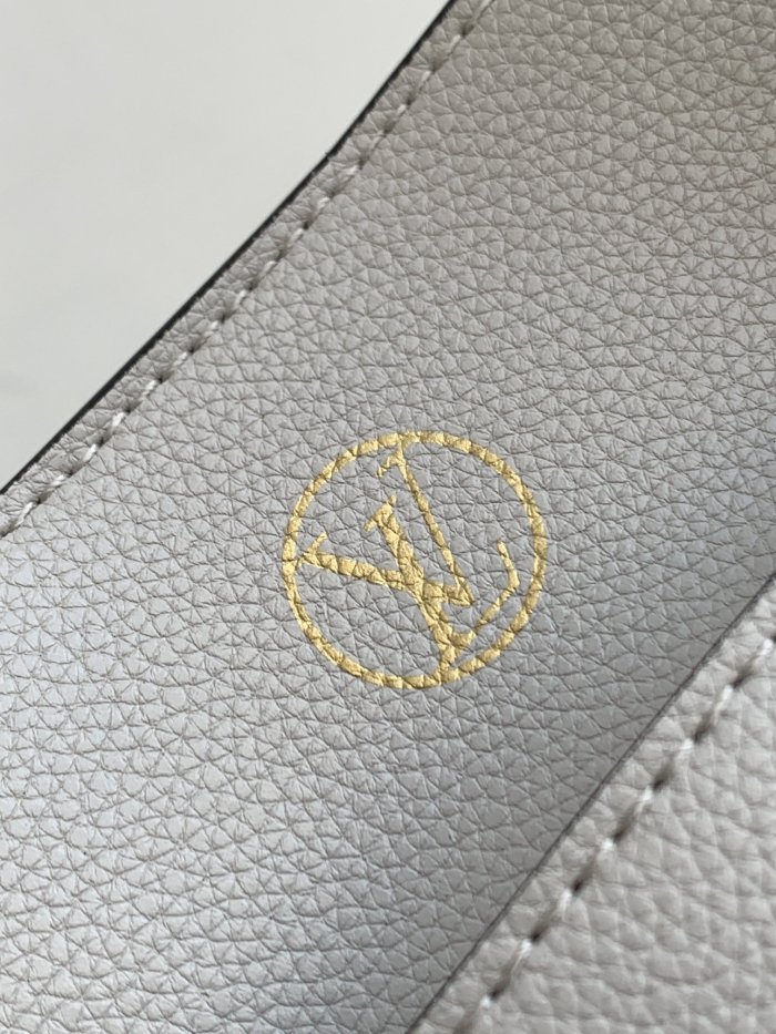 Handbag Louis Vuitton M53823 size 30.5x24.5x14cm