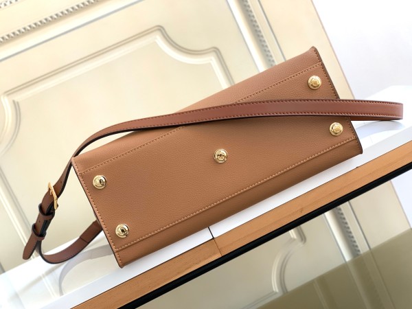 Handbag Louis Vuitton M20633 size：30.5x24.5x14cm