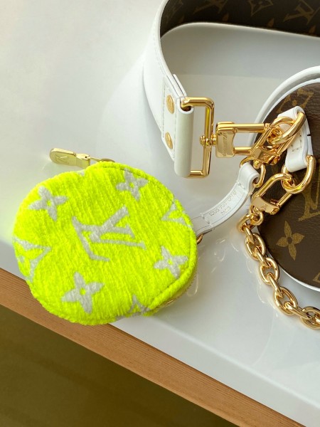 Handbag Louis Vuitton M81485 size 20x10x10cm