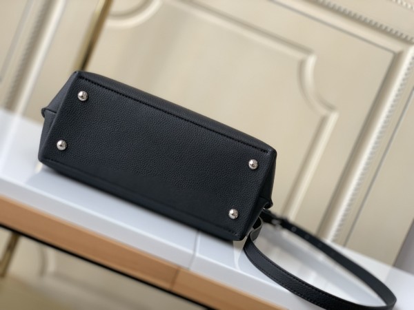 Handbag Louis Vuitton M53937 size 28×20×11.5cm