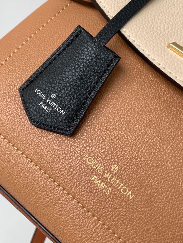 Handbag Louis Vuitton M53937 size 28×20×11.5cm