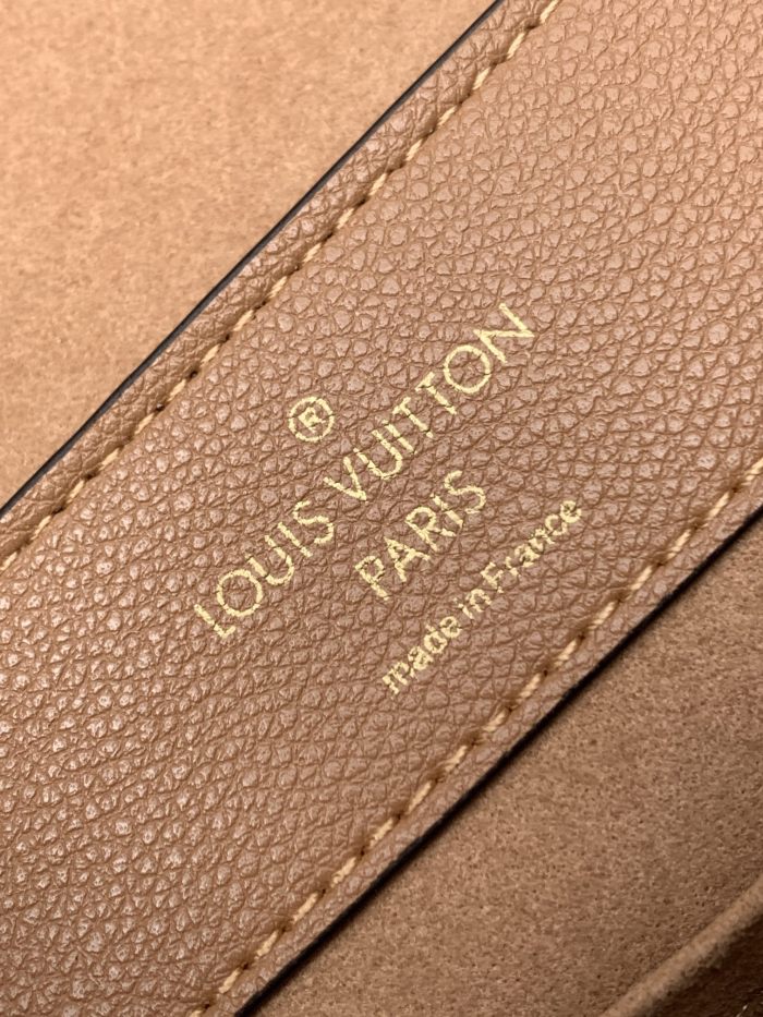 Handbag Louis Vuitton M53937 size 28×20×11.5cm