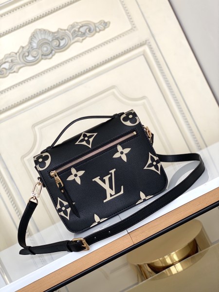 Handbag Louis Vuitton M45773 size 25 x 19 x 7 cm