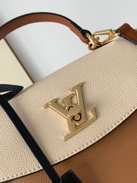 Handbag Louis Vuitton M53937 size 28×20×11.5cm