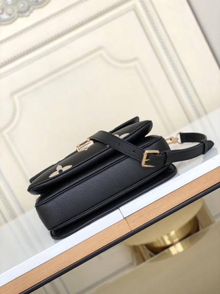 Handbag Louis Vuitton M45773 size 25 x 19 x 7 cm