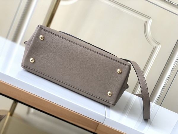 Handbag Louis Vuitton M53937 size 28×20×11.5cm