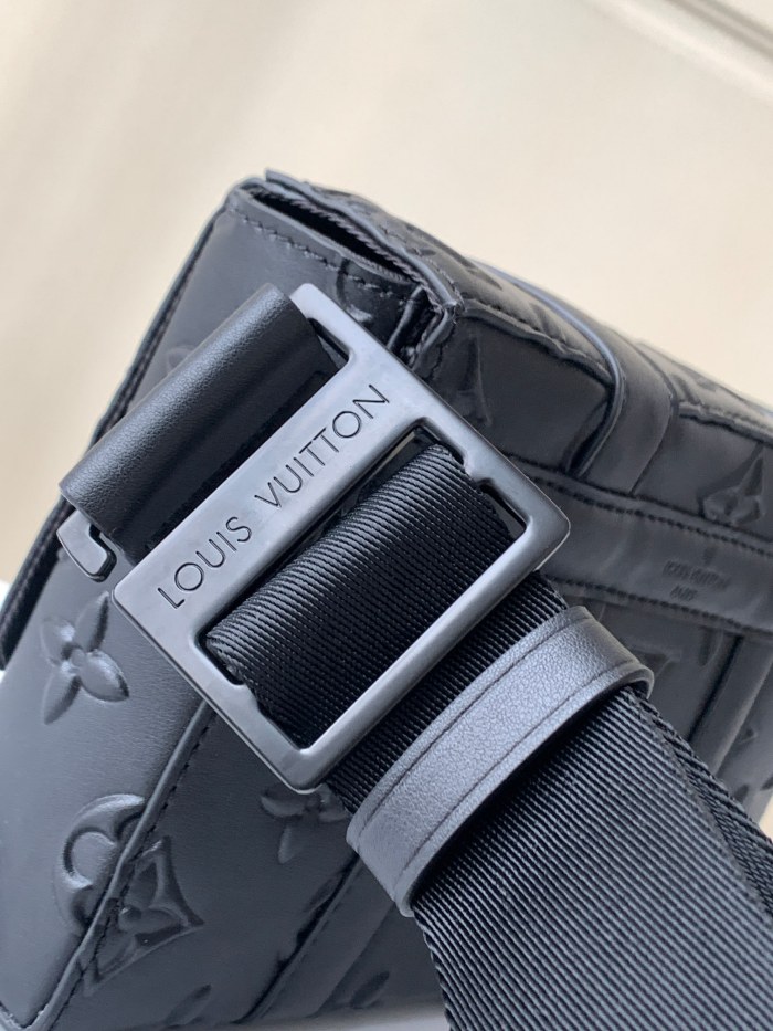 Handbag Louis Vuitton M57952 size 20.5 x 14 x 4.5cm