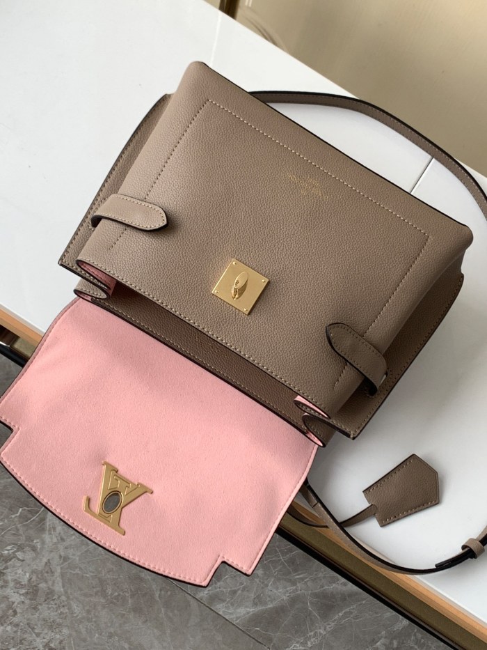 Handbag Louis Vuitton M53937 size 28×20×11.5cm