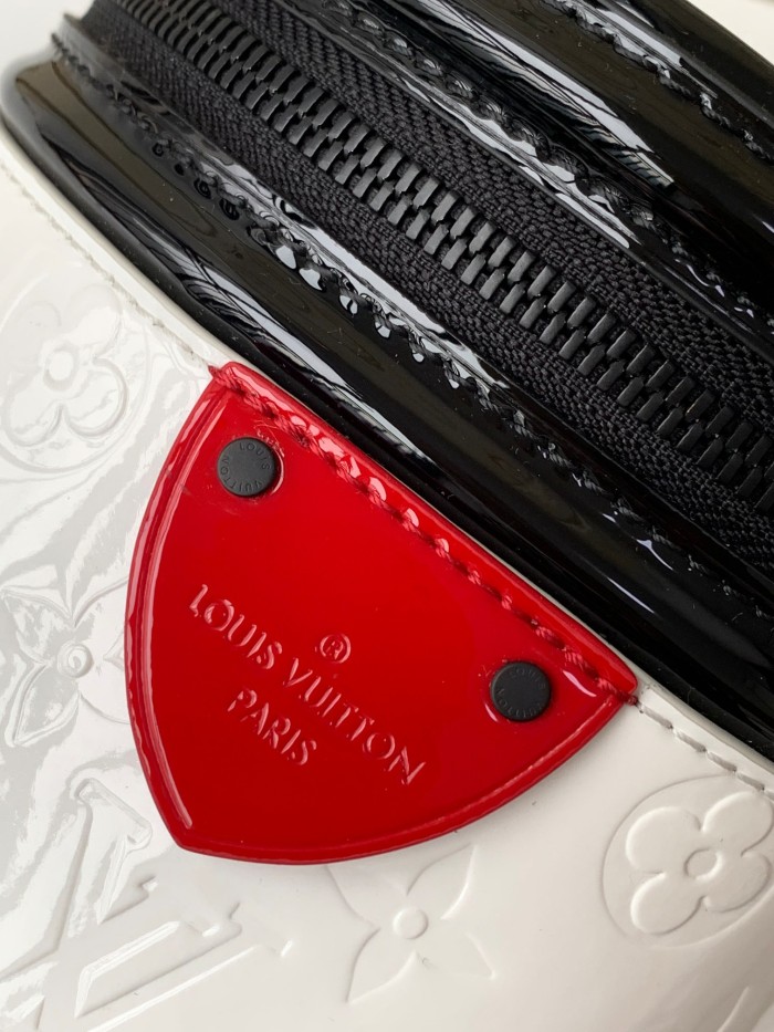 Handbag Louis Vuitton M20487 size 15 x 17 x 15cm