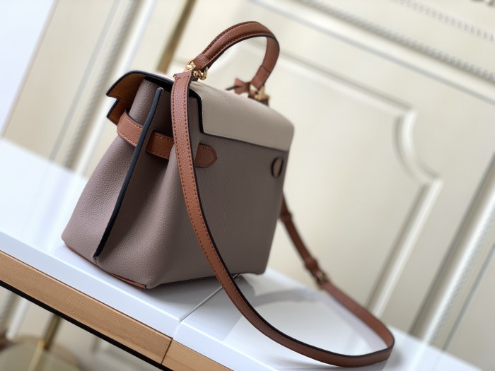 Handbag Louis Vuitton M56645 size 28×20×11.5cm