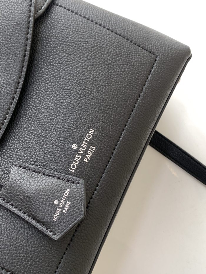 Handbag Louis Vuitton M53937 size 28×20×11.5cm