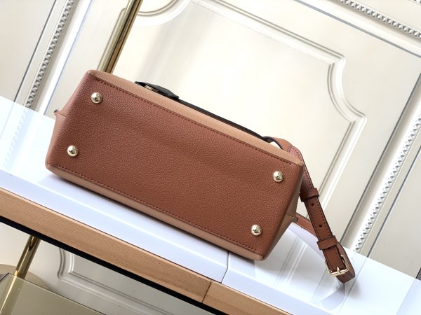 Handbag Louis Vuitton M53937 size 28×20×11.5cm