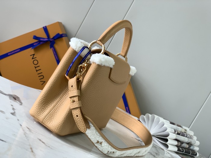 Handbag Louis Vuitton M59267 size 27x18 x 9 cm