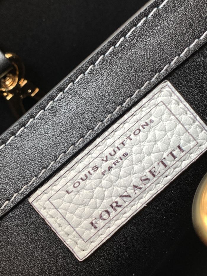 Handbag Louis Vuitton M42258 size 31.5 x 20 x 11 cm