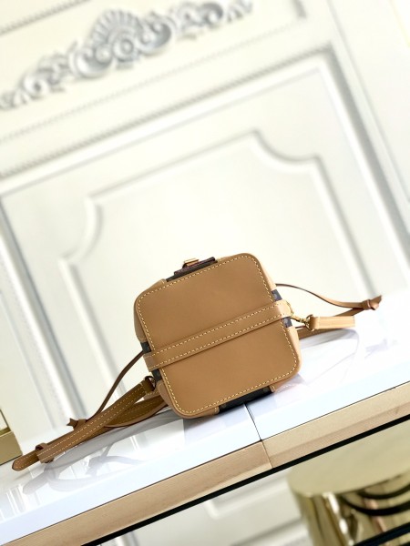 Handbag Louis Vuitton M57099 size 12×12×12cm