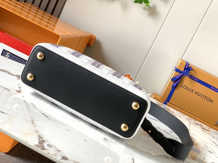 Handbag Louis Vuitton M42258 size 31.5 x 20 x 11 cm