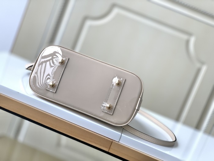 Handbag Louis Vuitton N45294 size：15x19x12cm