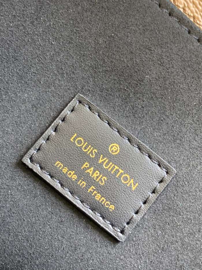 LOUIS VUITTON Pochette Métis M44876 M41465 size 25*7*19 cm