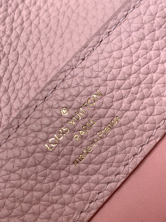 Handbag Louis Vuitton M80239 size 21 x 14 x 8 