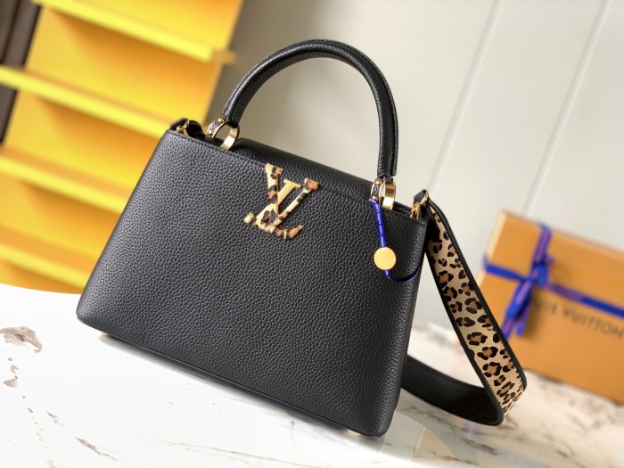 Handbag Louis Vuitton M57216 size 31.5 x 20 x 11