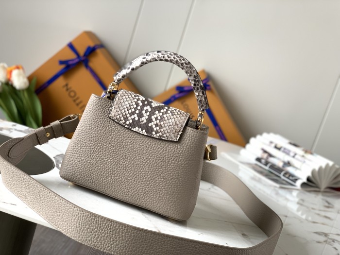 Handbag Louis Vuitton N80041 size 21 x 14 x 8