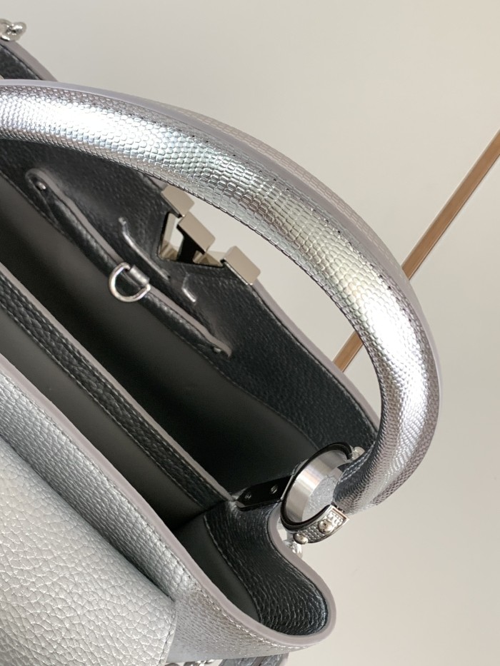 Handbag Louis Vuitton M59209 size 31.5 x 20 x 11