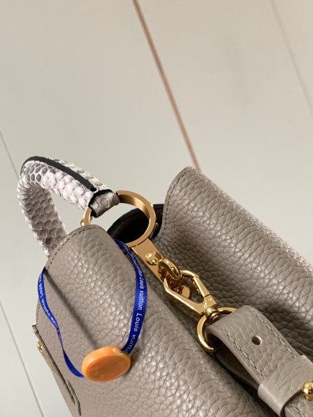 Handbag Louis Vuitton N80071 size 27 x 18 x 9