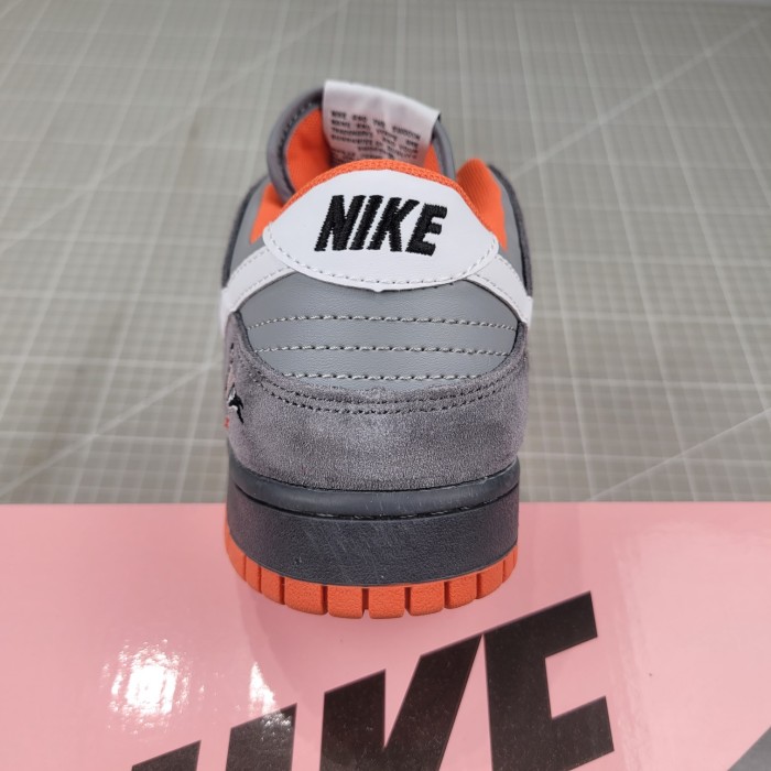 Nike SB Dunk Low Staple NYC Pigeon