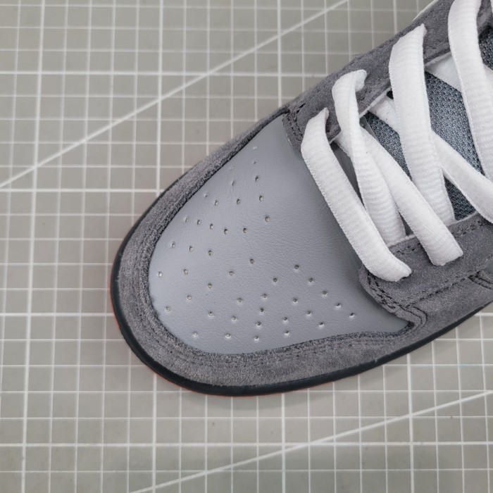 Nike SB Dunk Low Staple NYC Pigeon