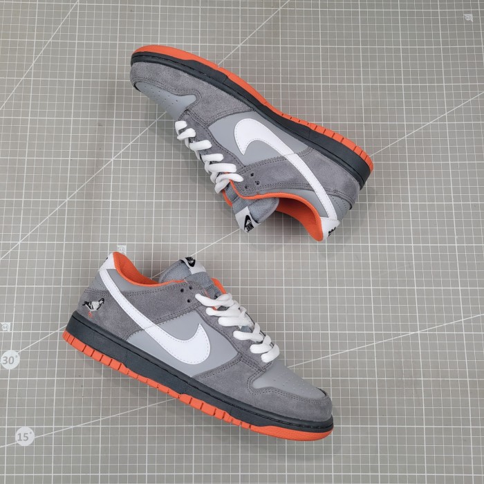 Nike SB Dunk Low Staple NYC Pigeon