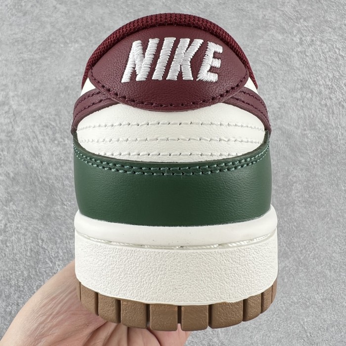 Nike Dunk Low Gorge Green