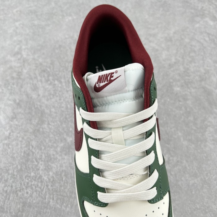 Nike Dunk Low Gorge Green