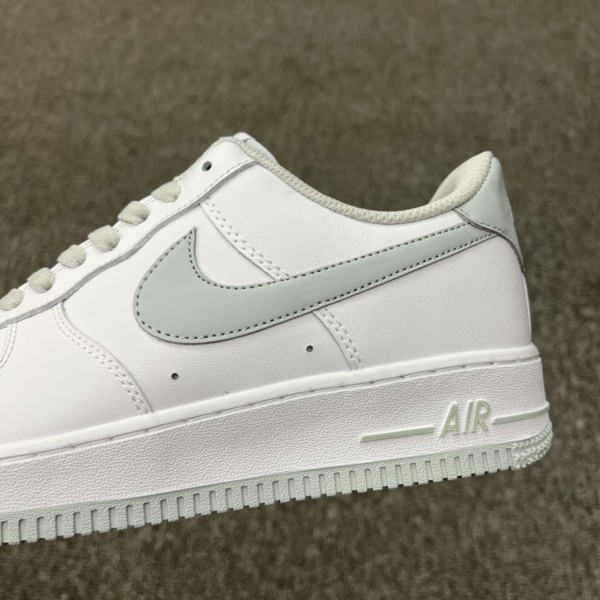 Nike Air Force 1 Low '07 Pure Platinum (2022)