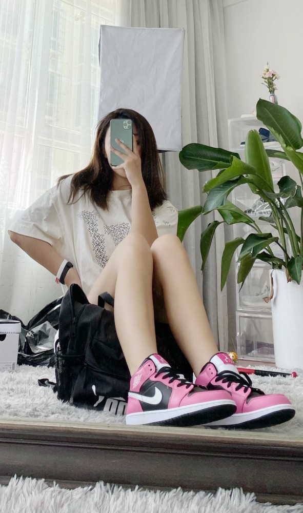 Jordan 1 Mid Pinksicle (GS)