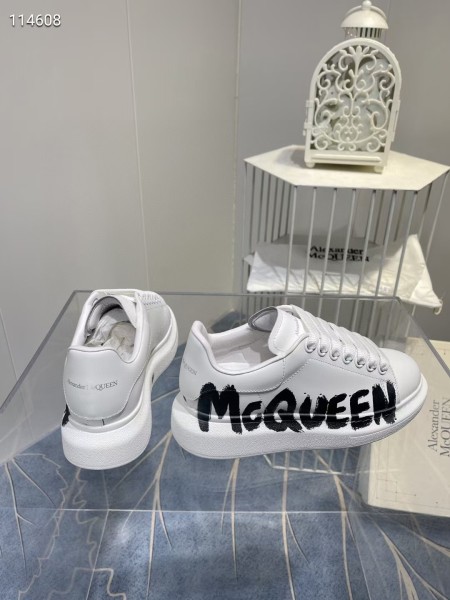Alexander McQueen Oversized Graffiti White Black