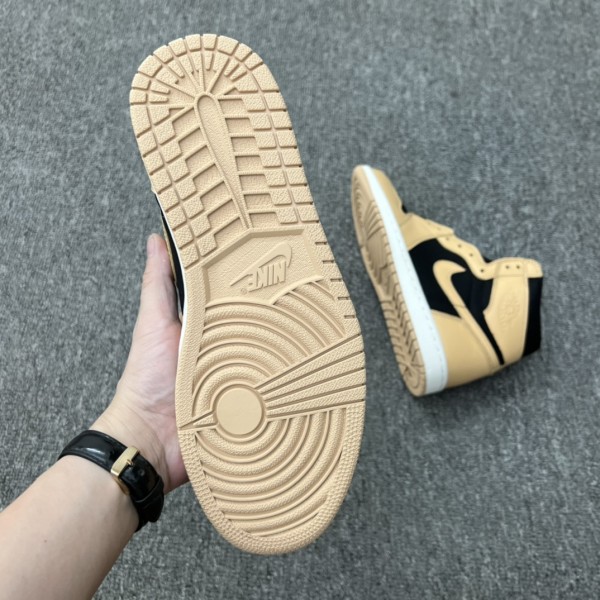 Jordan 1 Retro High OG Heirloom