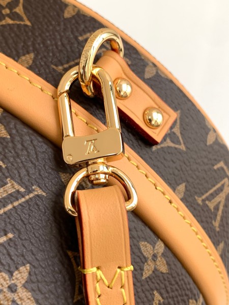 Handbag Louis Vuitton M43514 size 17.5 x16.5 x7.5cm