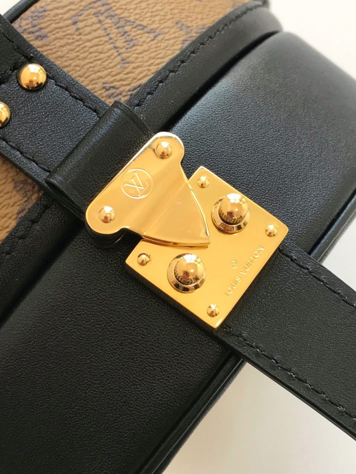 Handbag Louis Vuitton M43514 size 17.5x16.5X7.5cm