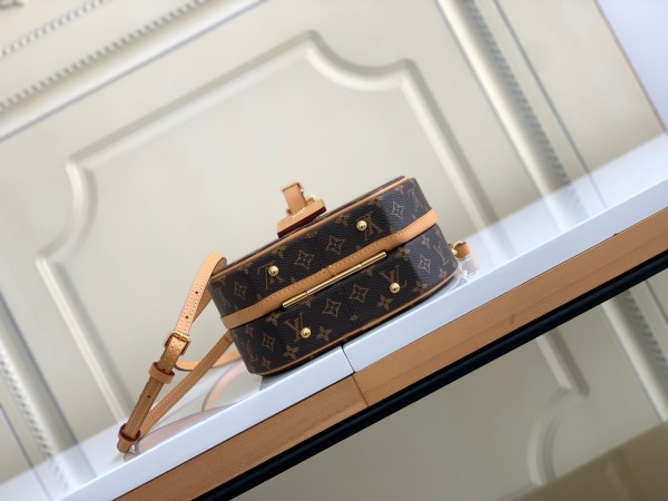 Handbag Louis Vuitton M43514 size 17.5 x16.5 x7.5cm