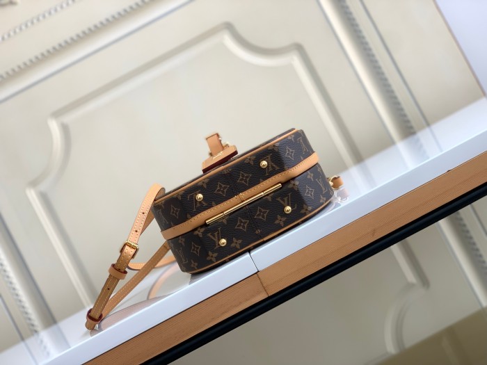 Handbag Louis Vuitton M43514 size 17.5 x16.5 x7.5cm